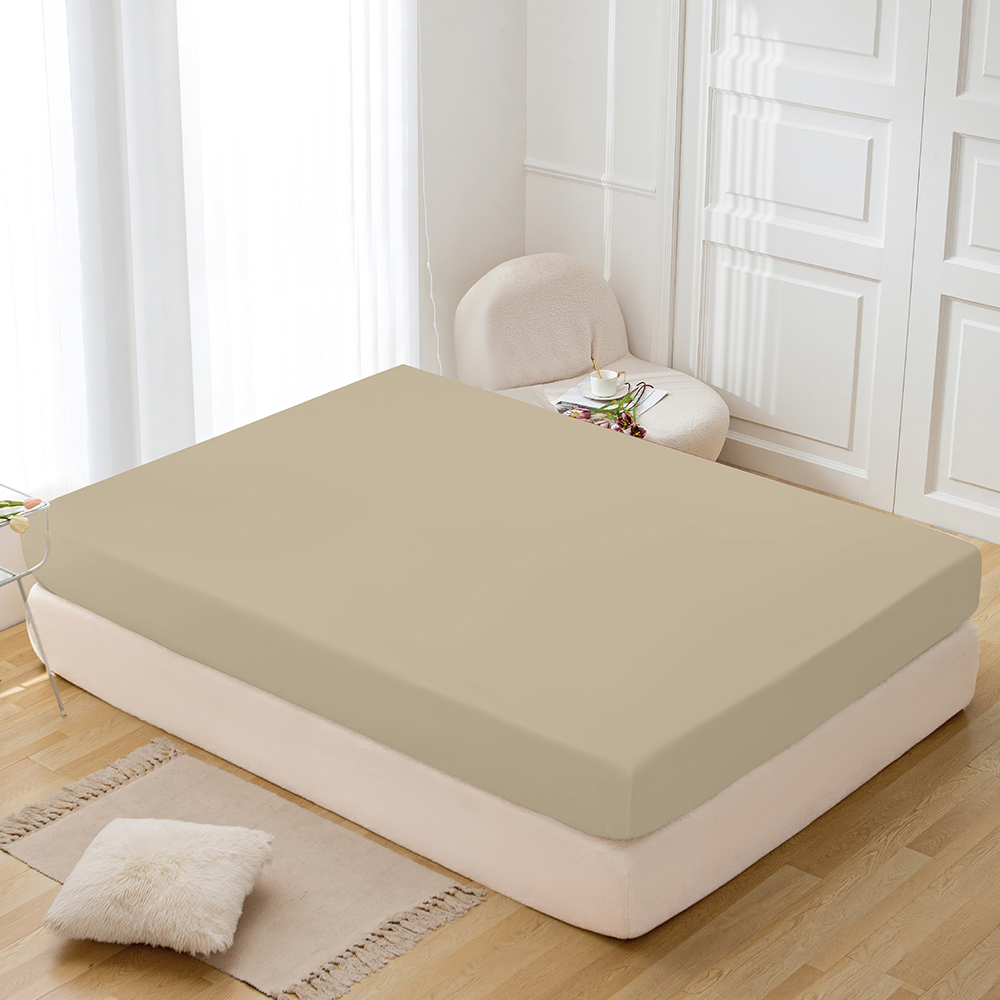 Barna felszerelt lapvédő burkolat